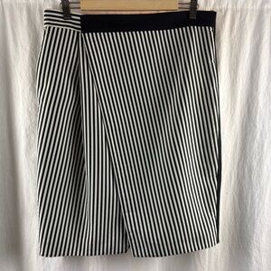 Sportmax Black and Ivory Faux Wrap Skirt 12